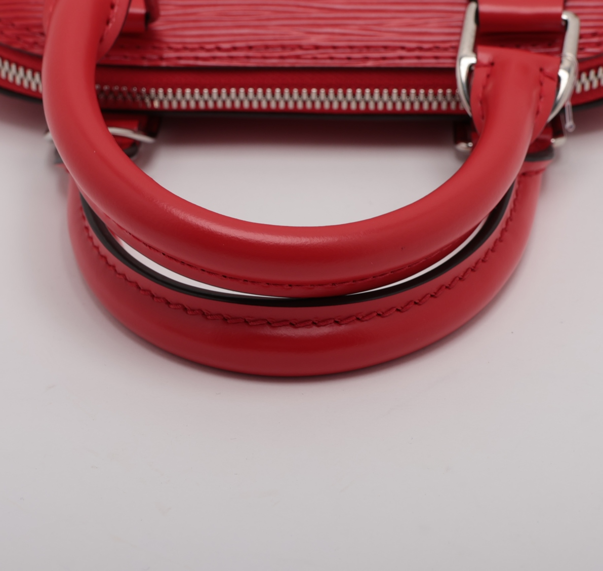 Pre-owned Louis Vuitton Red Epi Alma BB Tote