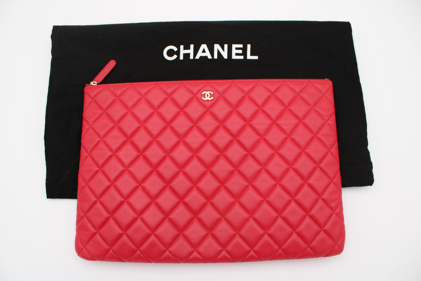 Pre-owned Chanel CC Matelasse Quilted Pouch