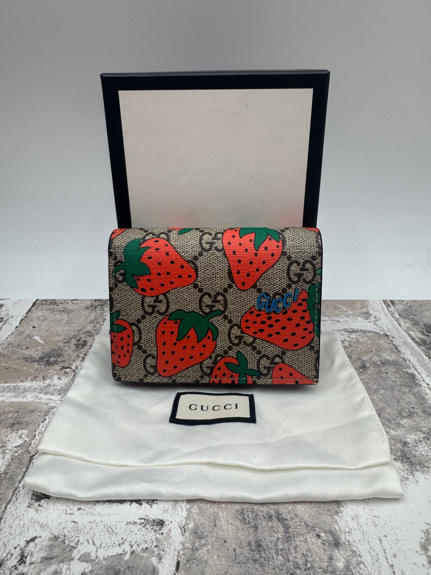 Gucci GG Supreme Monogram Strawberry Card Case