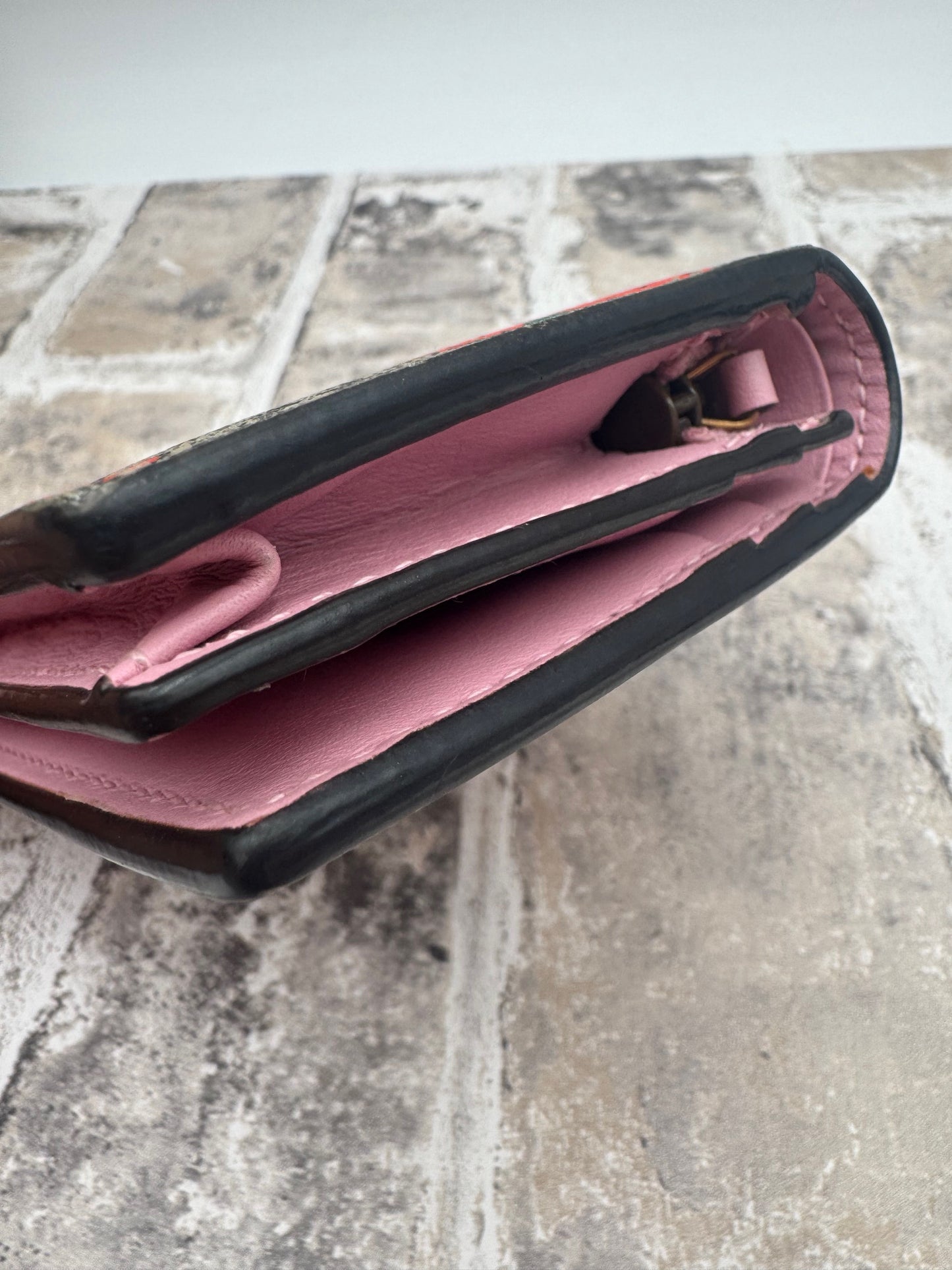 Gucci GG Supreme Monogram Strawberry Card Case