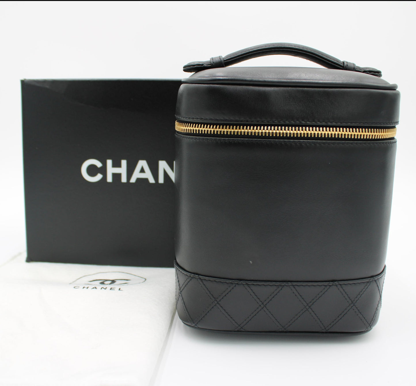 Pre-owned Chanel Lambskin Bicolole Vanity Cosmetic Bag