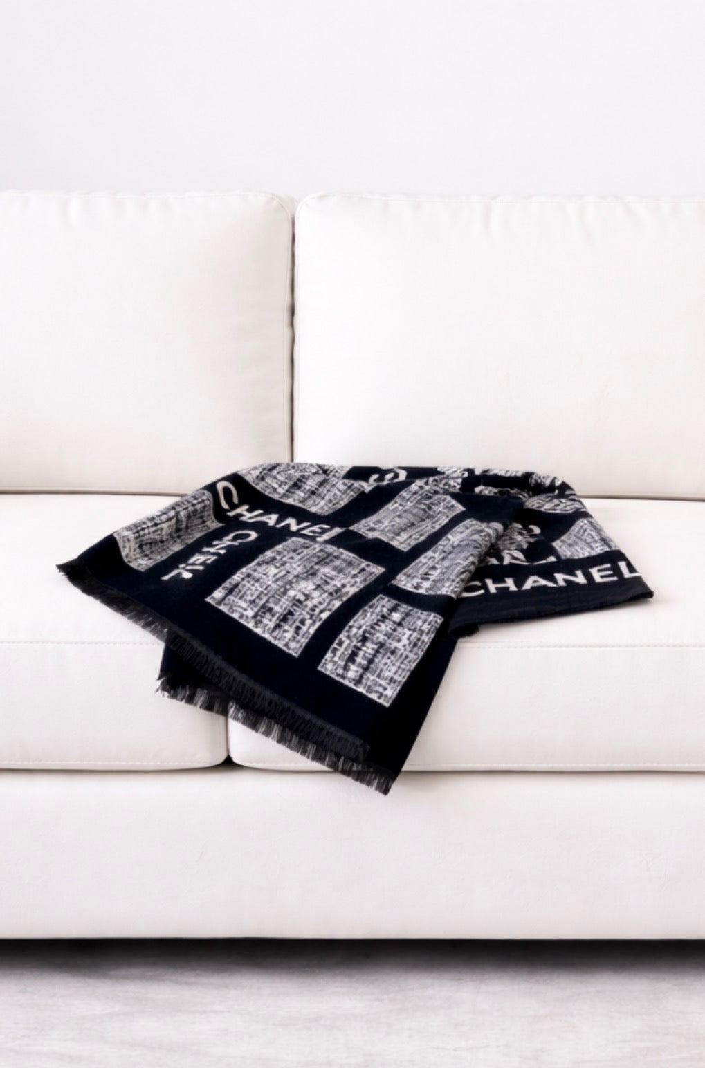 G06 - GWP Scarf